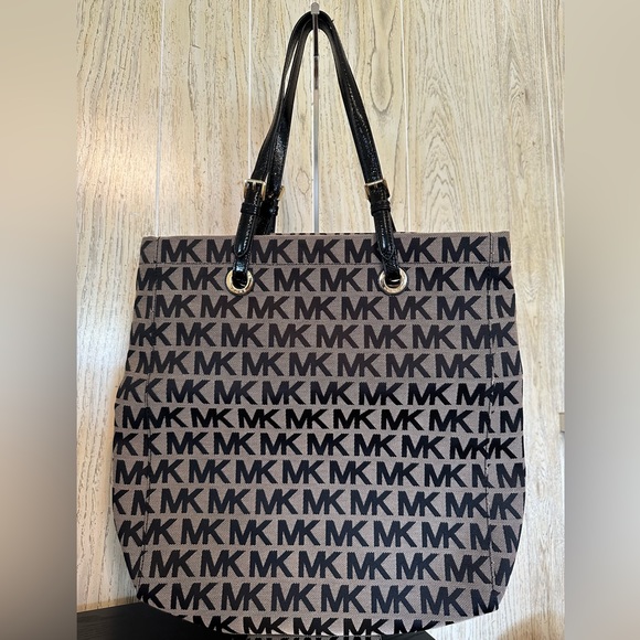Michael Kors Handbags - Michael Kors l Authentic l Signature Canvas Oversized Tote Bag Purse Logo